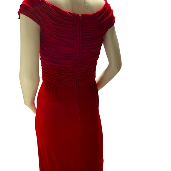 Gorgeous designer dress with so many options! - Picture 3 of 9